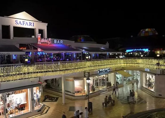 In Playa De Las Americas2 *